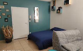 Studio dans vieux magasin 1800